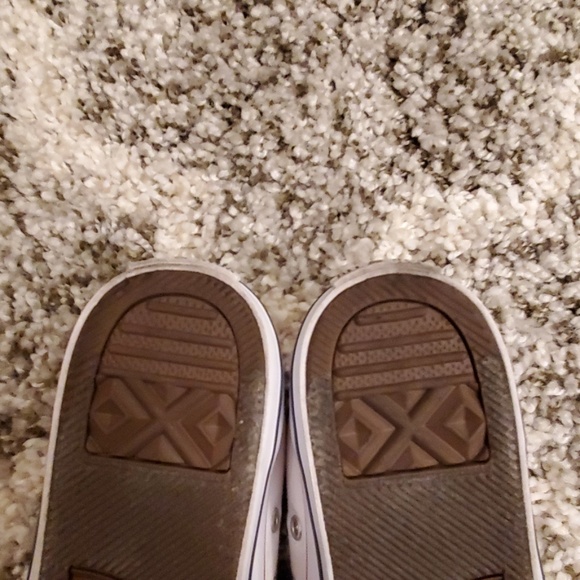 Converse White Sneakers Size 3 - Picture 5 of 8